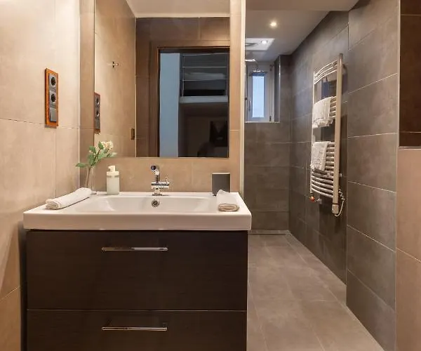 Апартаменты New, Centrally Located, But Quiet 4 Sleeper Будапешт