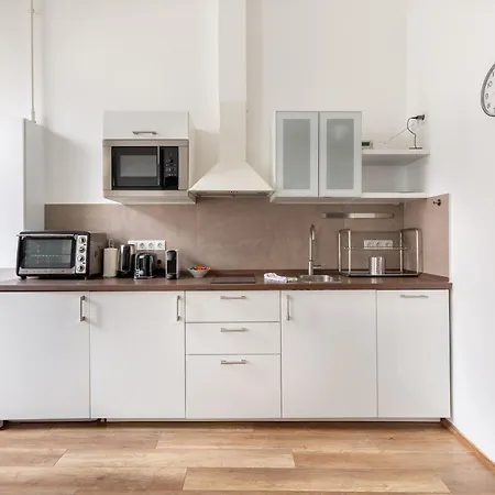 New, Centrally Located, But Quiet 4 Sleeper