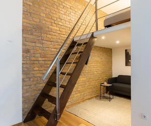 New, Centrally Located, But Quiet 4 Sleeper Budapesta