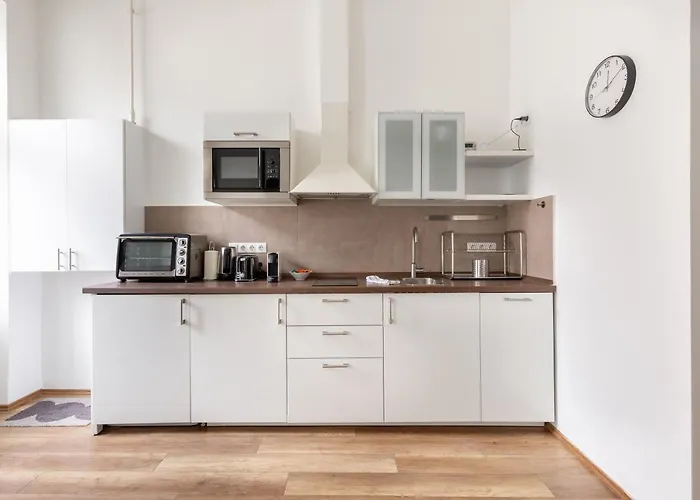 New, Centrally Located, But Quiet 4 Sleeper