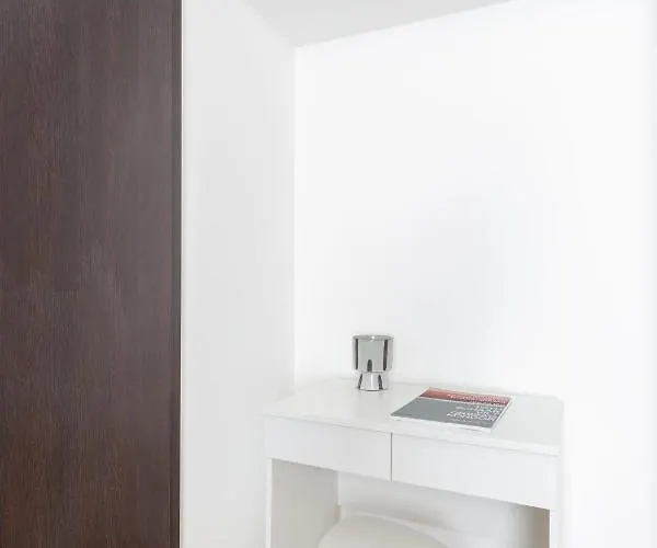 New, Centrally Located, But Quiet 4 Sleeper Apartament Budapesta