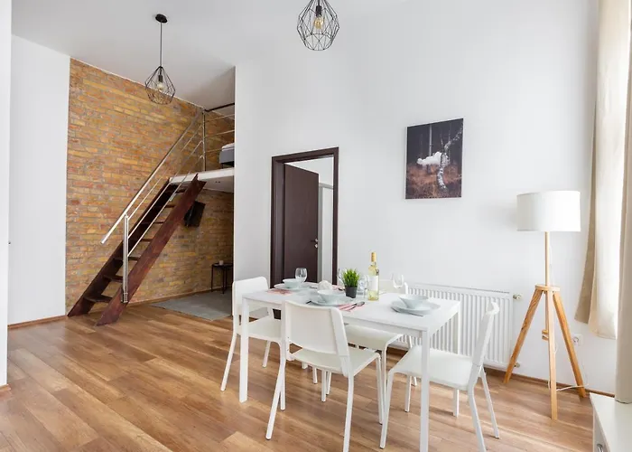 Apartament New, Centrally Located, But Quiet 4 Sleeper *