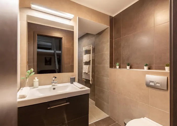 New, Centrally Located, But Quiet 4 Sleeper *