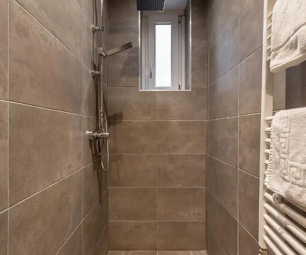 New, Centrally Located, But Quiet 4 Sleeper