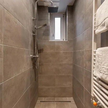 New, Centrally Located, But Quiet 4 Sleeper